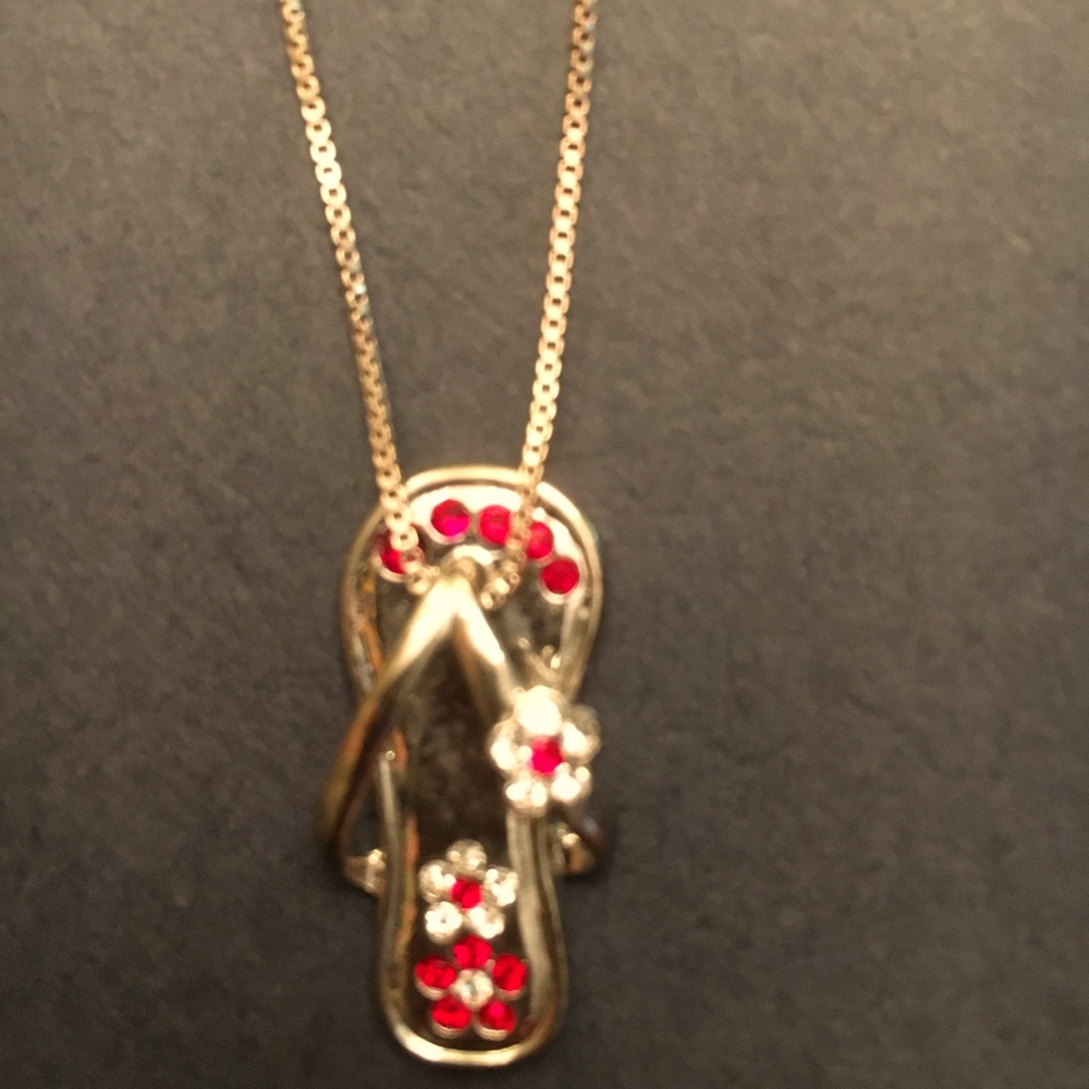 Silver colored Necklace with pendant
